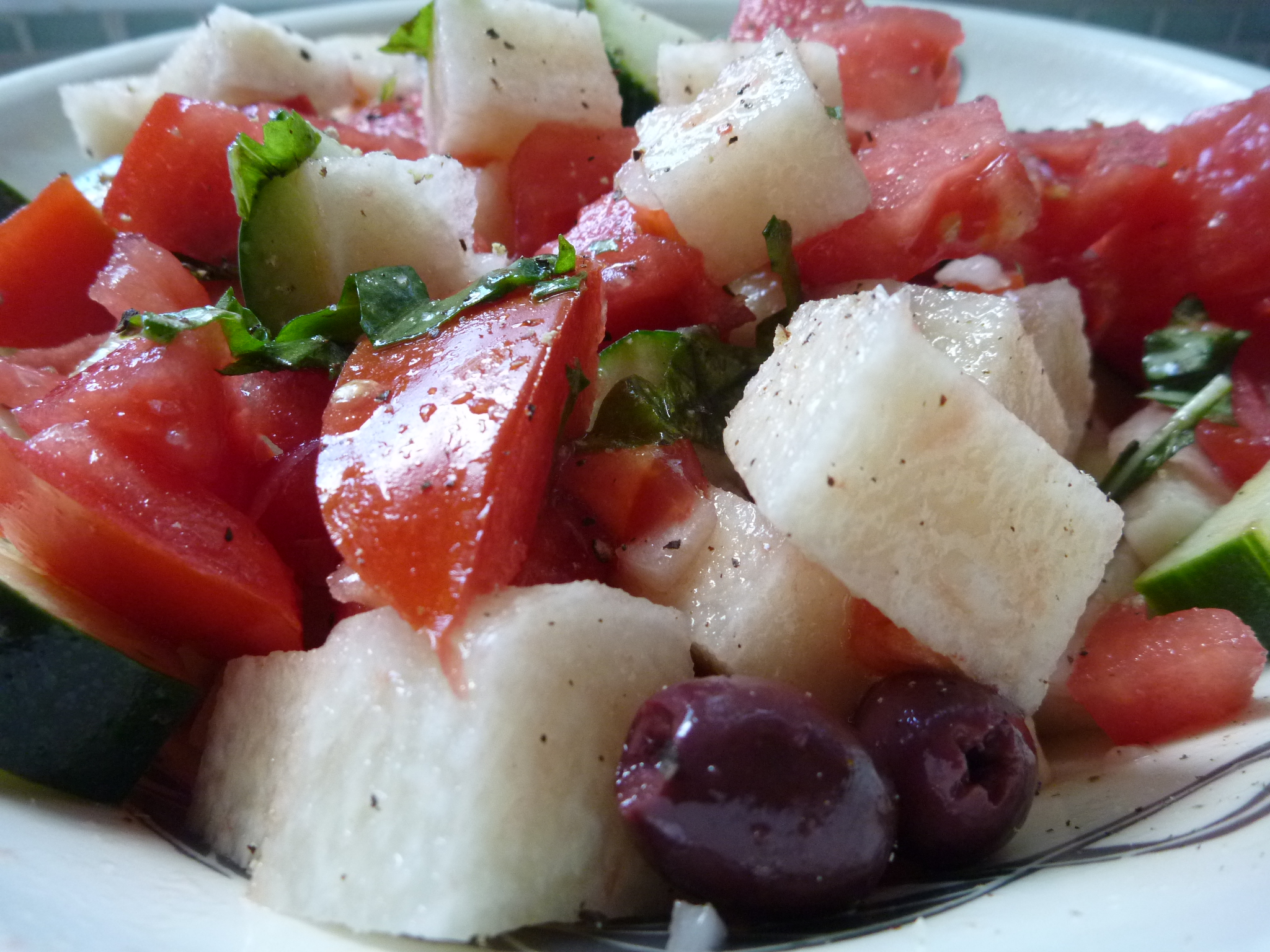 Simple Salad: Tomato, Jicama and Cucumber
